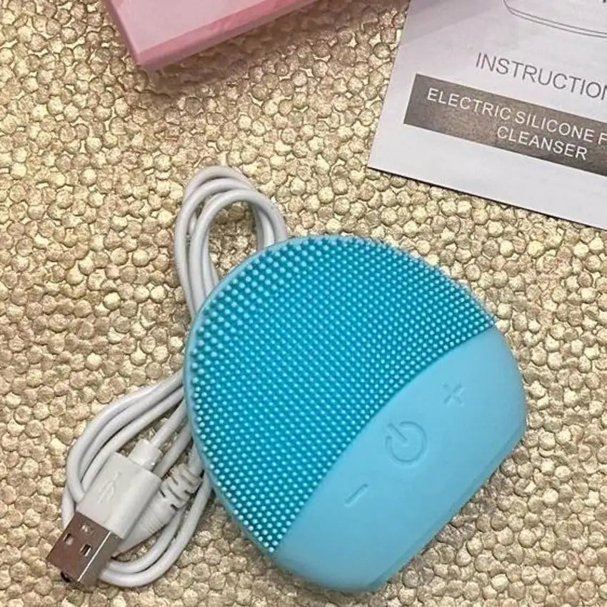 Revitalizing Facial Cleansing Brush